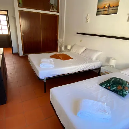 Summer House, Only 2 Minutes To The Beach In Vilamoura! Holiday home *