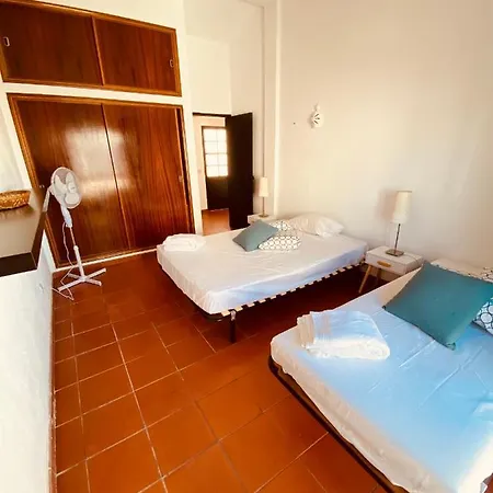Summer House, Only 2 Minutes To The Beach In Vilamoura! Holiday home *