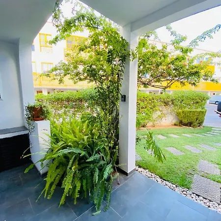 Summer House, Only 2 Minutes To The Beach In Vilamoura!